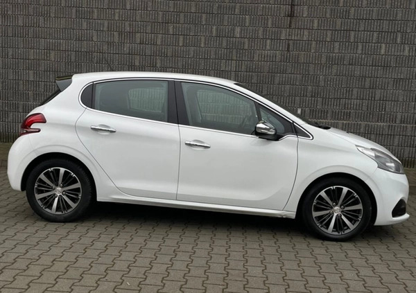 Peugeot 208 cena 35000 przebieg: 98000, rok produkcji 2015 z Lublin małe 154